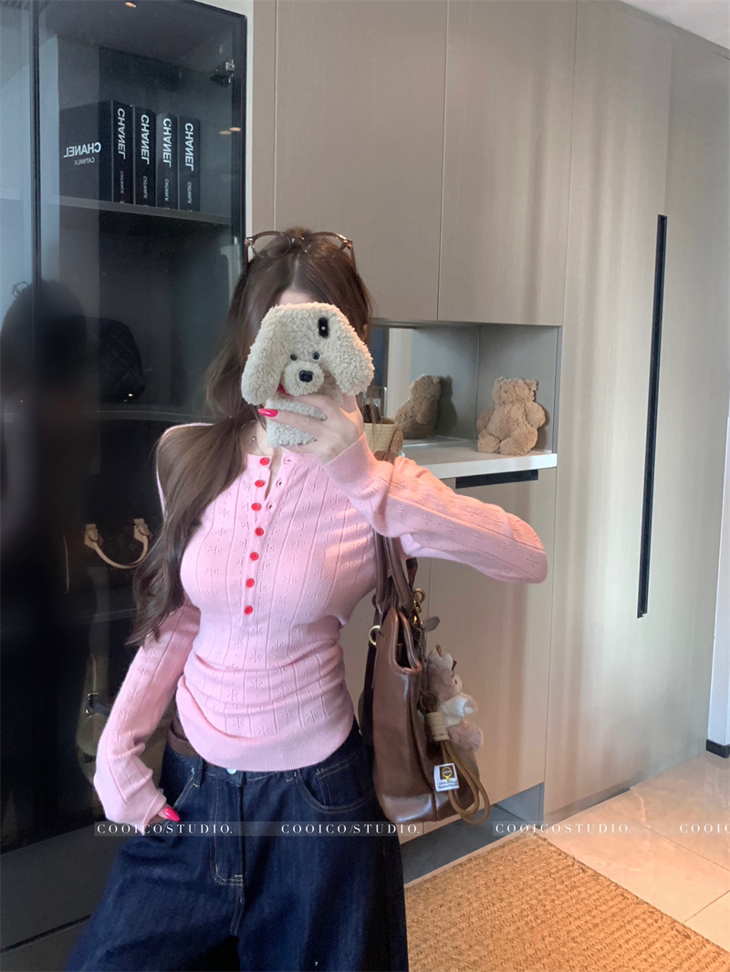 2026 Autumn French Style Round Neck Slim Fit Knit Sweater for Women