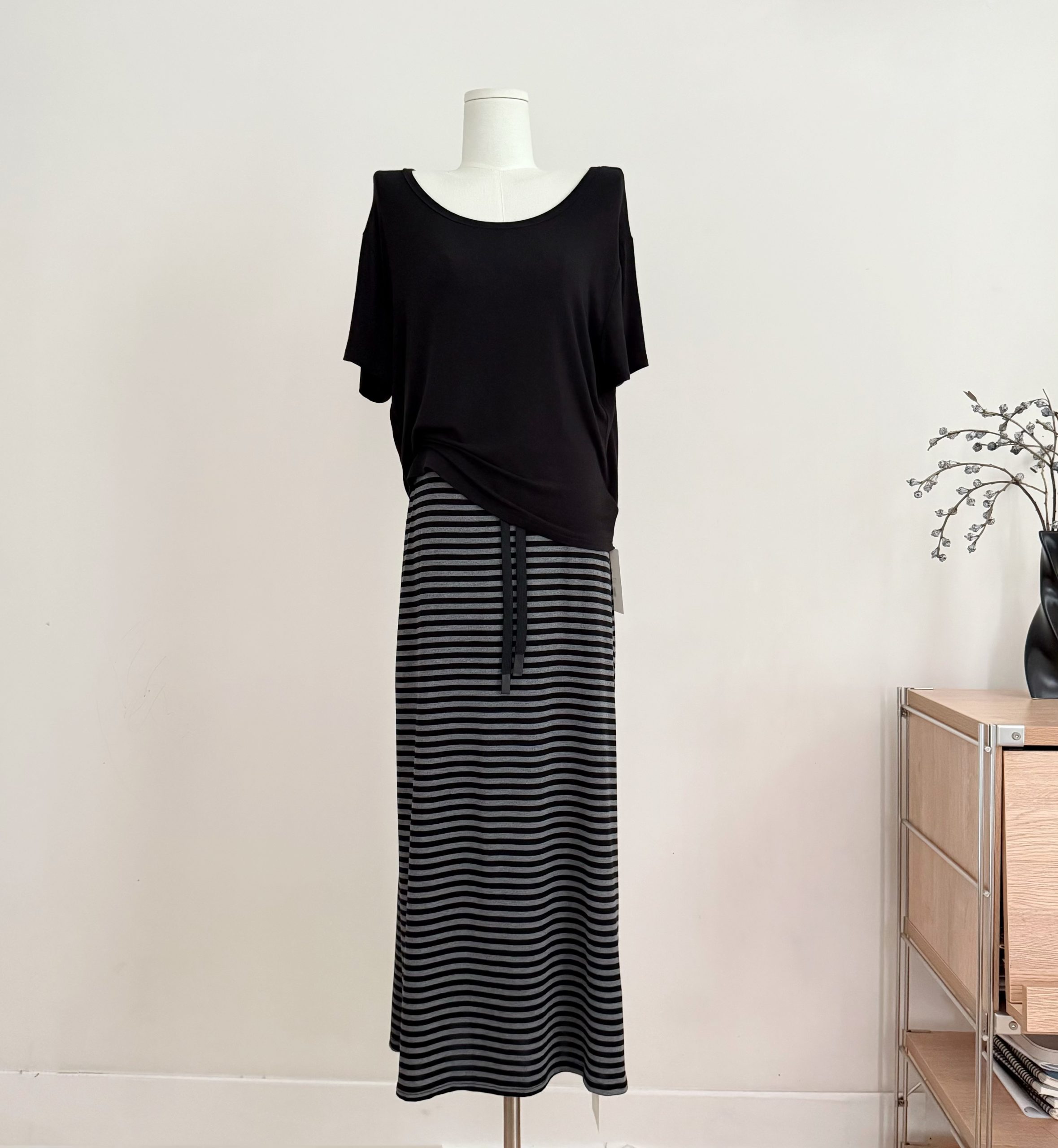 ZHOUMIAO Off-Shoulder Short Sleeve Loose Fit T-Shirt for Women Casual Summer Top - Image 3