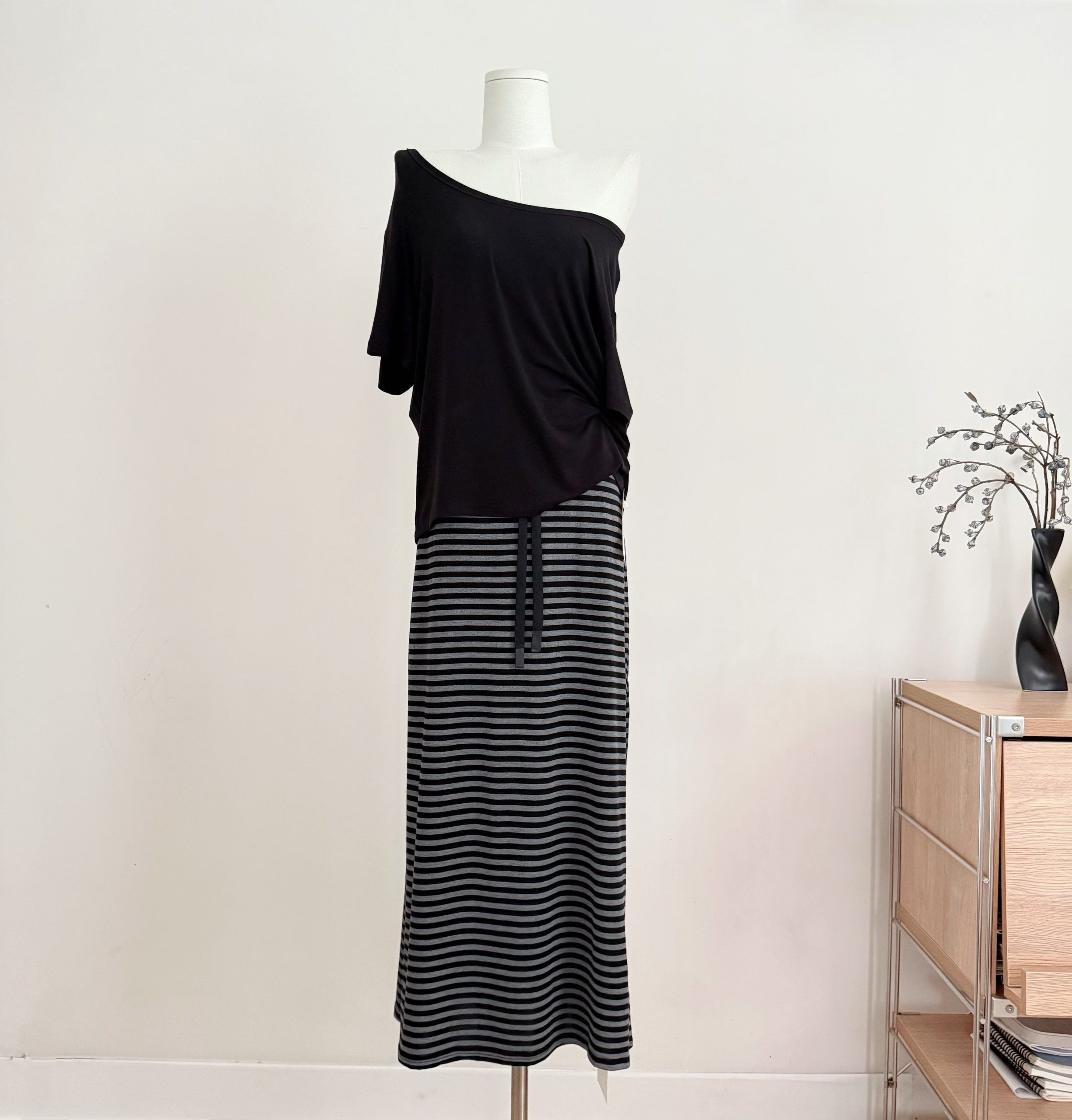 ZHOUMIAO Off-Shoulder Short Sleeve Loose Fit T-Shirt for Women Casual Summer Top