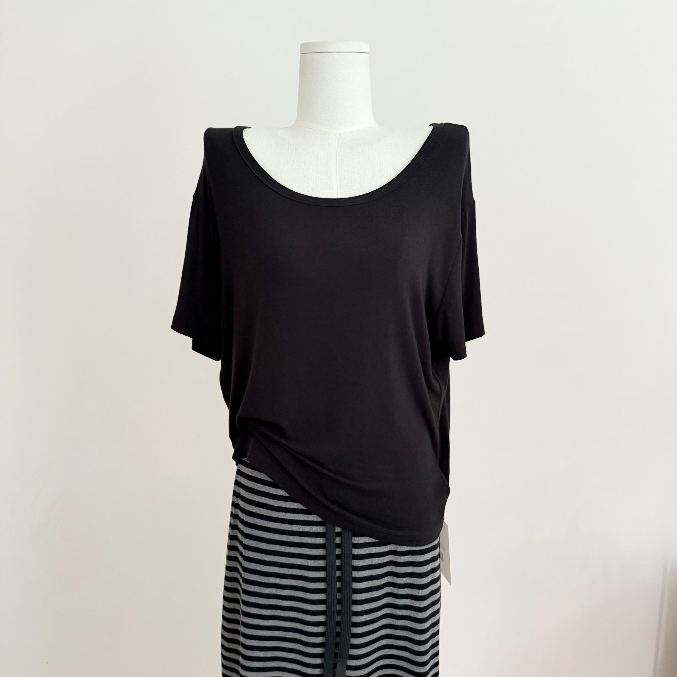 ZHOUMIAO Off-Shoulder Short Sleeve Loose Fit T-Shirt for Women Casual Summer Top - Image 5