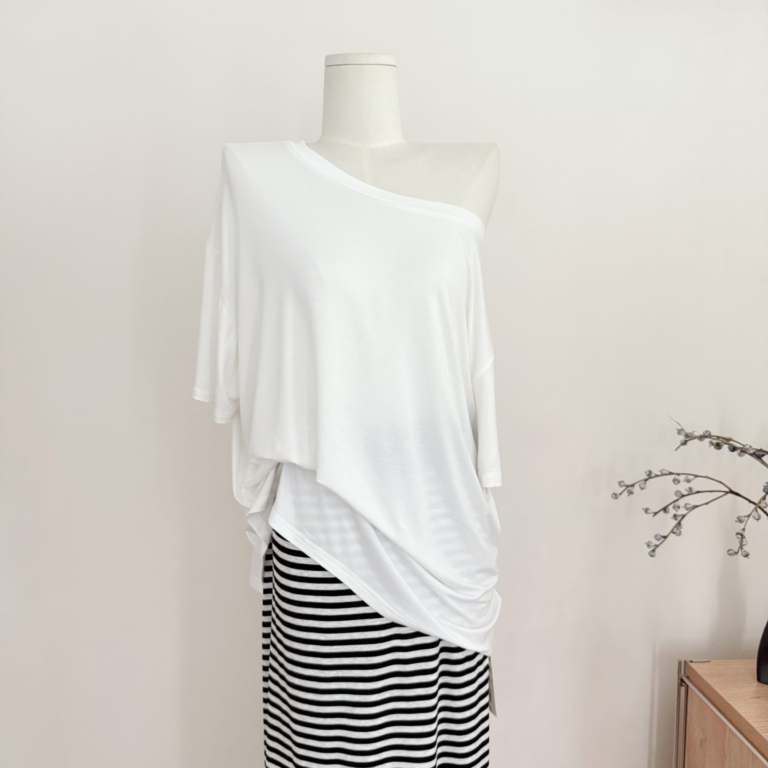 Women's One-Shoulder Short Sleeve T-Shirt Summer Knit Loose Lyocell Slimming Design Top - Image 3