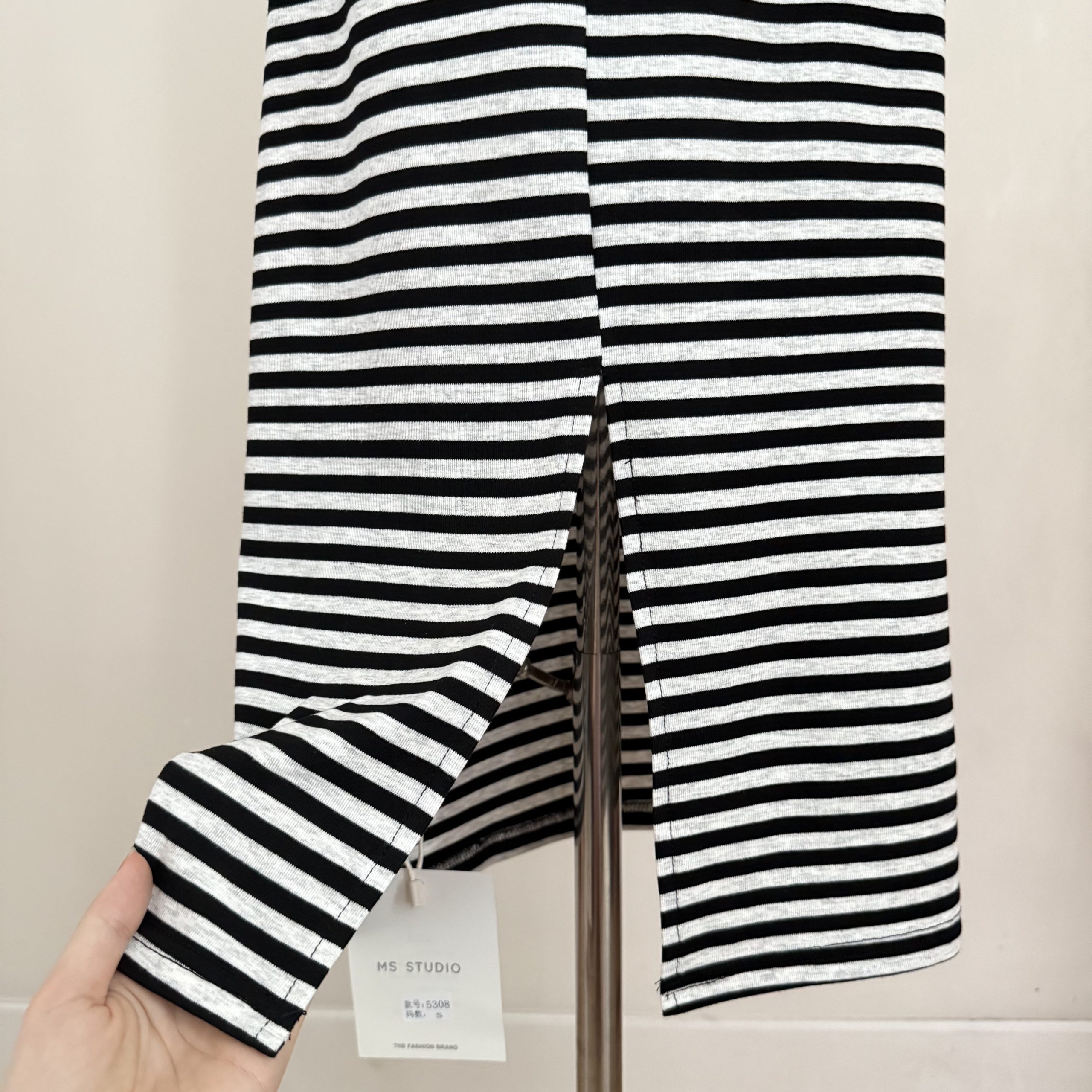 Women's One-Shoulder Short Sleeve T-Shirt Summer Knit Loose Lyocell Slimming Design Top - Image 5