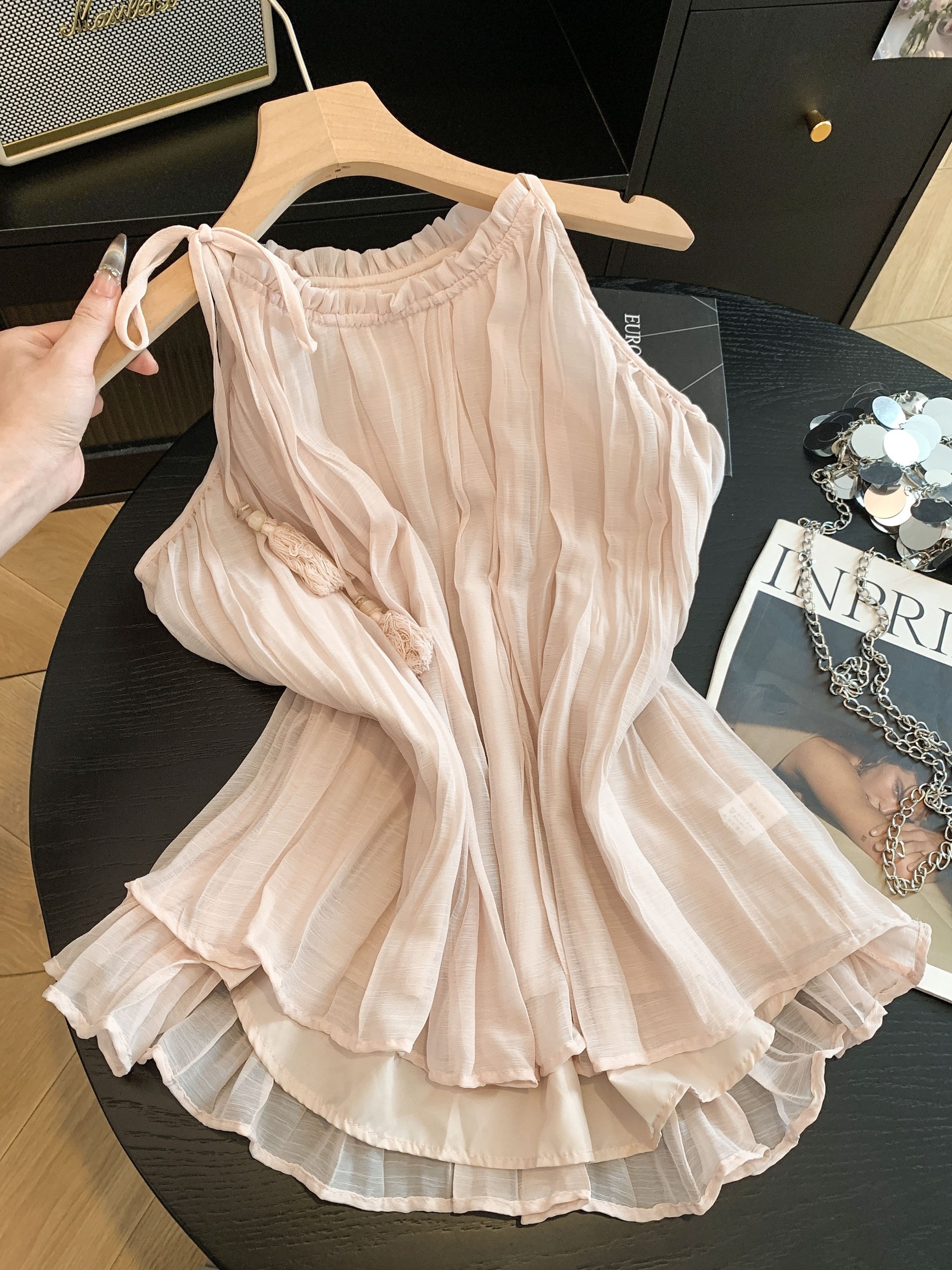 Women's Halter Neck Ruffle Sleeveless Tank Top 2026 Summer Loose Slimming Chic Outerwear - Image 3